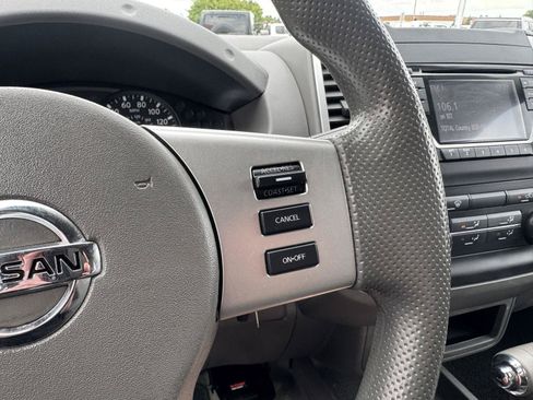 Used 2017 Nissan Frontier SV AWD/4WD image 16