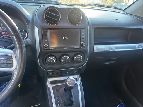 Used 2015 Jeep Compass Limited image 13