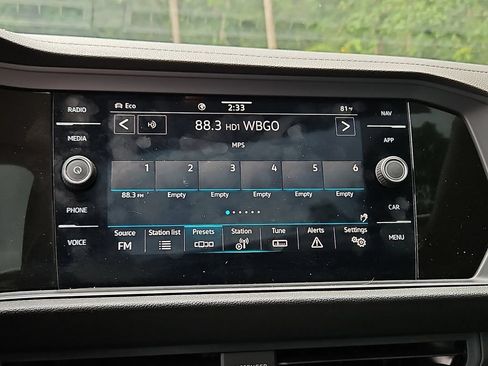 Certified 2023 Volkswagen Jetta SEL FWD image 17