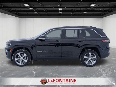 Used 2022 Jeep Grand Cherokee Limited 4xe image 2