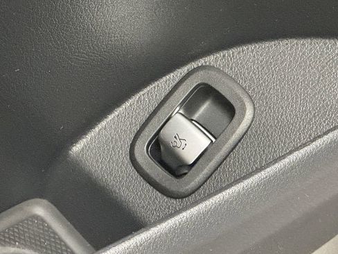 New 2026 Mercedes-Benz GLC 300 image 12