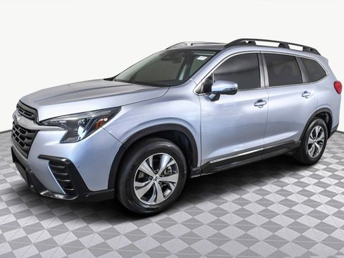 Used 2023 Subaru Ascent Premium w/ Convenience Package image 4