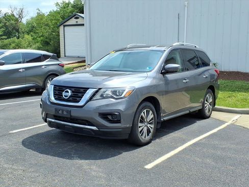 Used 2017 Nissan Pathfinder S AWD/4WD image 2
