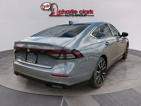 Used 2024 Honda Accord Touring image 5