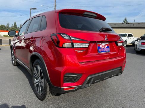 Used 2024 Mitsubishi Outlander Sport SE image 4