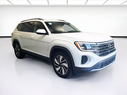 Used 2025 Volkswagen Atlas SE AWD/4WD image 3