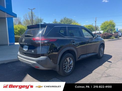 Used 2022 Nissan Rogue S AWD/4WD image 3