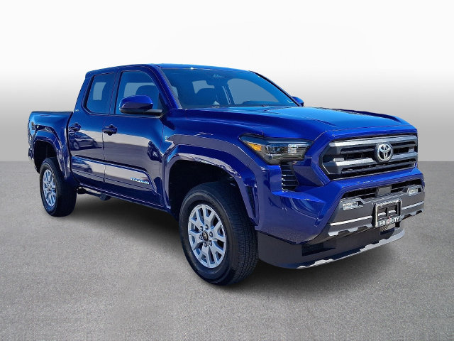 Used 2025 Toyota Tacoma SR5 AWD/4WD image 3