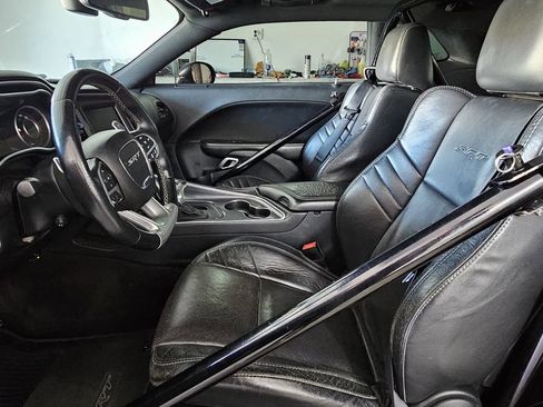 Used 2016 Dodge Challenger SRT w/ Technology Group RWD image 15