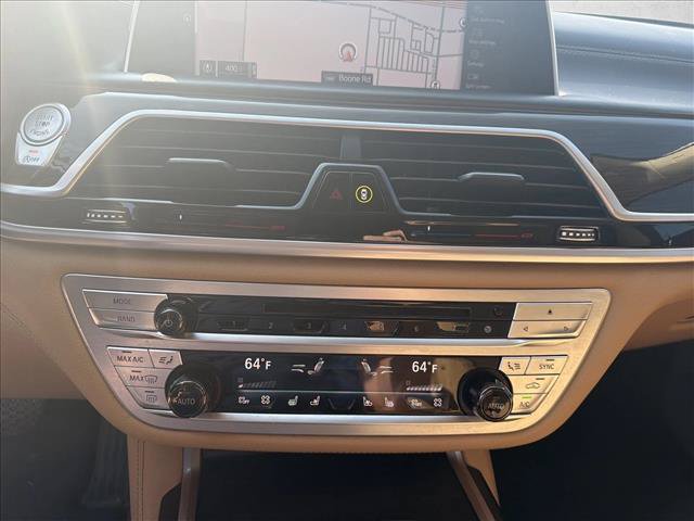 Used 2020 BMW 750i xDrive w/ Executive Package AWD/4WD image 14