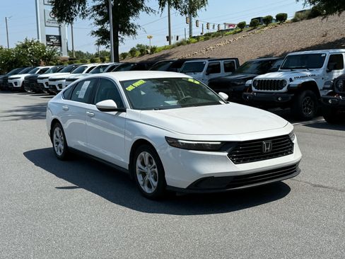 Used 2023 Honda Accord LX image 7