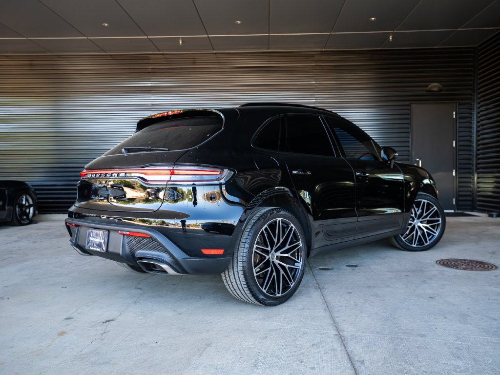 Certified 2024 Porsche Macan AWD/4WD image 7