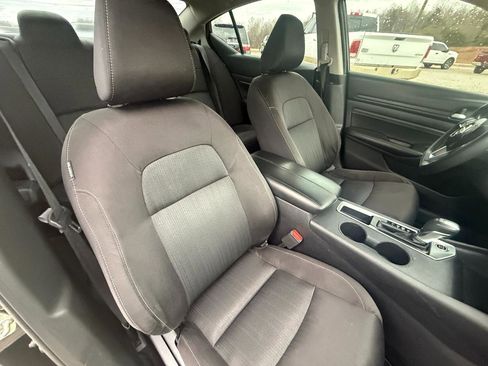 Used 2020 Nissan Altima 2.5 S image 6