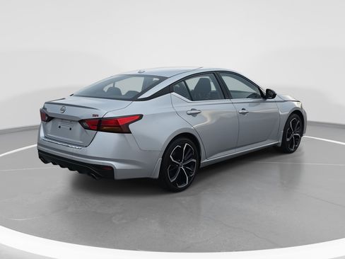 Used 2023 Nissan Altima 2.5 SR image 5