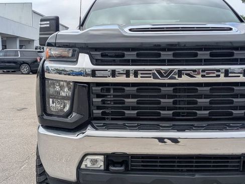 Used 2021 Chevrolet Silverado 2500 LT w/ Convenience Package image 10