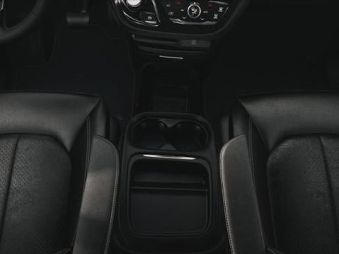 New 2027 Chrysler Pacifica Select FWD image 34