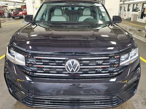Used 2022 Volkswagen Atlas SEL R-Line image 2