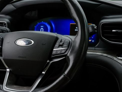 Used 2020 Ford Explorer Platinum w/ Premium Technology Package AWD/4WD image 22