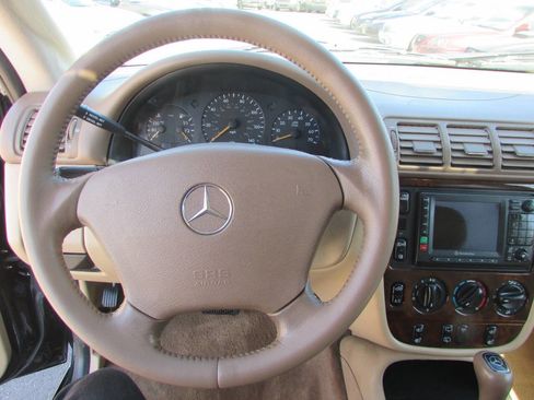 Used 2000 Mercedes-Benz ML 320 4MATIC image 25