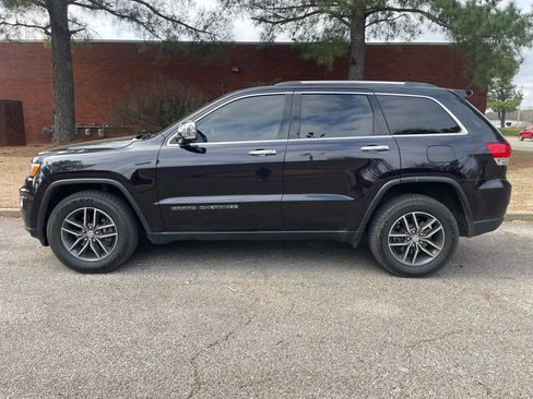 Used 2018 Jeep Grand Cherokee Limited image 2