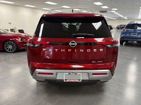 Used 2023 Nissan Pathfinder SL AWD/4WD image 6