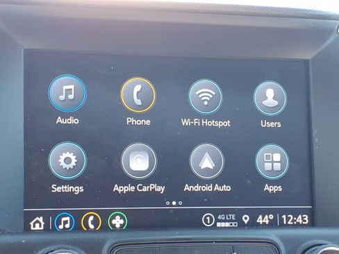 Used 2024 GMC Terrain SLT image 19