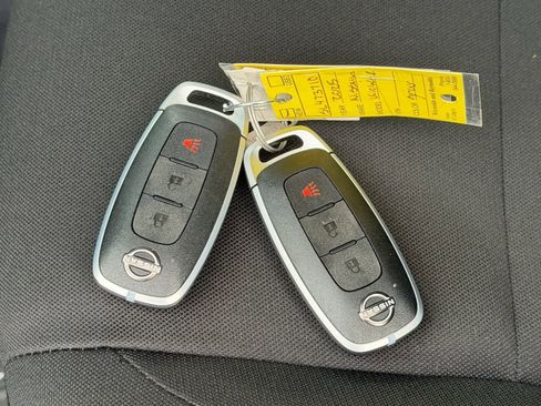 Certified 2025 Nissan Kicks Play S image 35