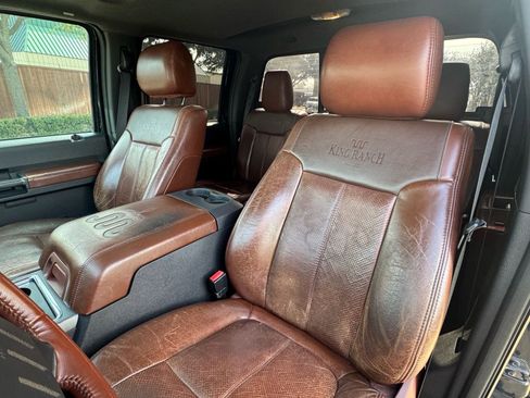 Used 2012 Ford F250 King Ranch w/ King Ranch w/Chrome Pkg image 26