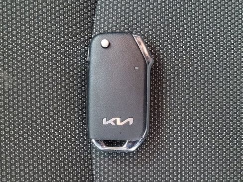 Used 2024 Kia Forte LX image 32