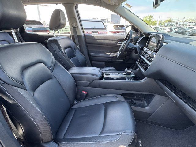 Used 2024 Nissan Pathfinder SL AWD/4WD image 25
