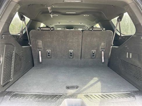 Used 2023 Chevrolet Suburban LT image 17