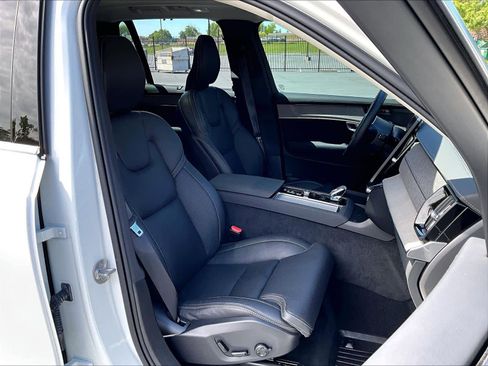 Used 2025 Volvo XC90 T8 Ultra w/ Protection Package Premier AWD/4WD image 9