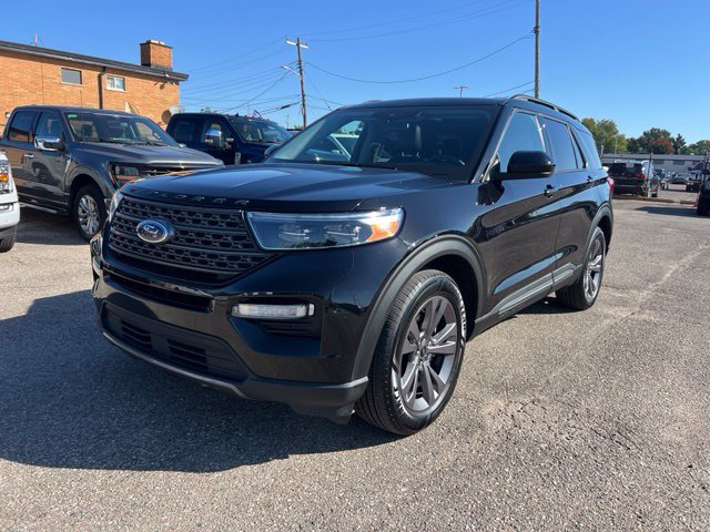 Certified 2023 Ford Explorer XLT w/ Equipment Group 202A AWD/4WD image 31
