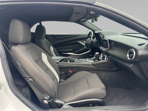 Used 2022 Chevrolet Camaro LT w/ RS Package image 18