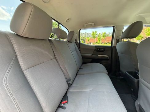 Used 2017 Toyota Tacoma SR5 w/ Tow Package RWD image 15