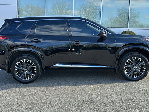 Certified 2025 Nissan Rogue Platinum w/ Platinum Premium Package image 27