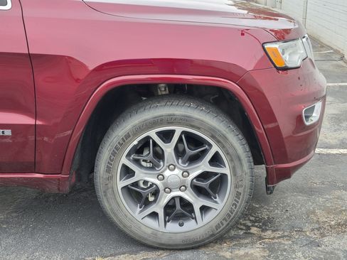 Used 2020 Jeep Grand Cherokee Overland AWD/4WD image 25