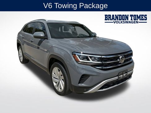 Used 2021 Volkswagen Atlas Cross Sport SE w/ Panoramic Sunroof Package FWD image 1