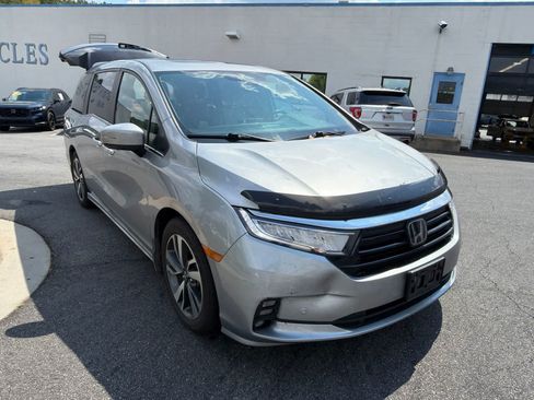 Used 2023 Honda Odyssey Touring image 13