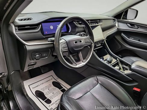 Used 2023 Jeep Grand Cherokee L Limited image 9