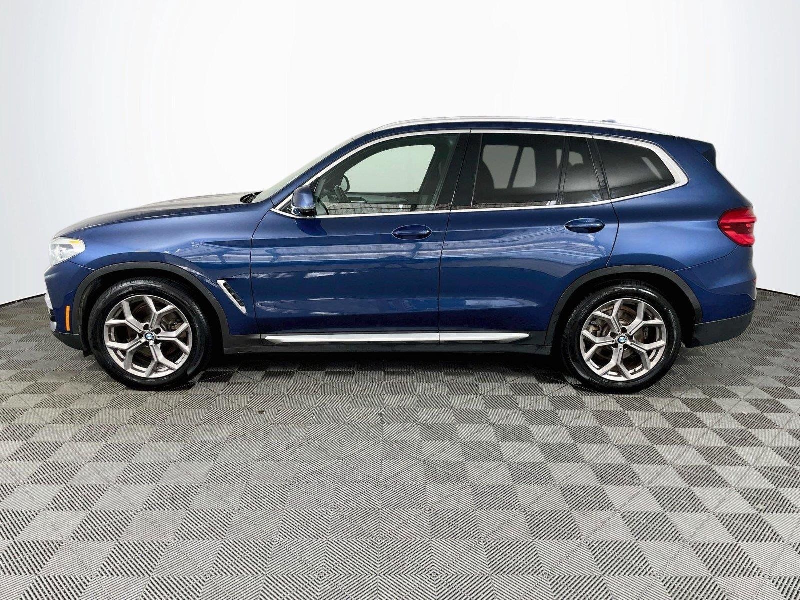 Used 2021 BMW X3 xDrive30i w/ Premium Package AWD/4WD image 4