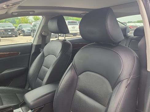 Used 2019 Kia Cadenza Technology FWD image 10