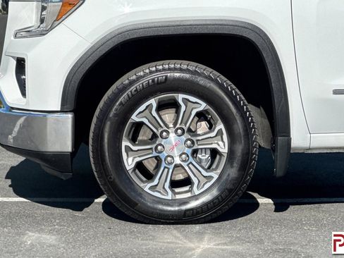 Certified 2022 GMC Sierra 1500 SLE w/ X31 Off-Road Package AWD/4WD image 29