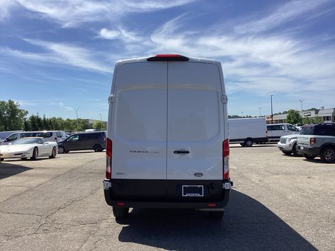 Used 2024 Ford Transit 250 148 High Roof RWD image 3
