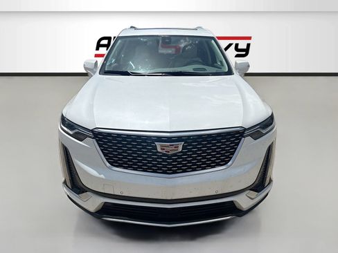 Used 2024 Cadillac XT6 Premium Luxury w/ Technology Package FWD image 2