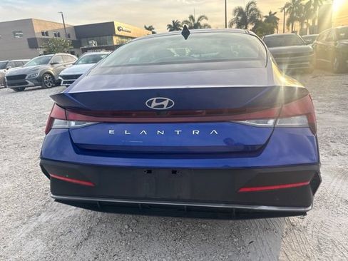 Used 2024 Hyundai Elantra SEL FWD image 7