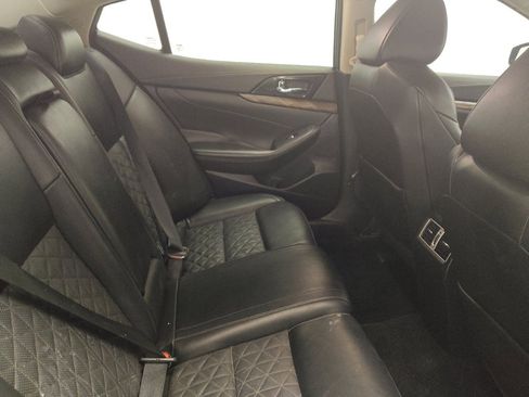 Used 2017 Nissan Maxima Platinum w/ Medallion Package image 19