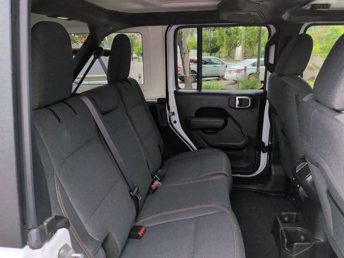 Used 2025 Jeep Wrangler Unlimited Sport AWD/4WD image 18