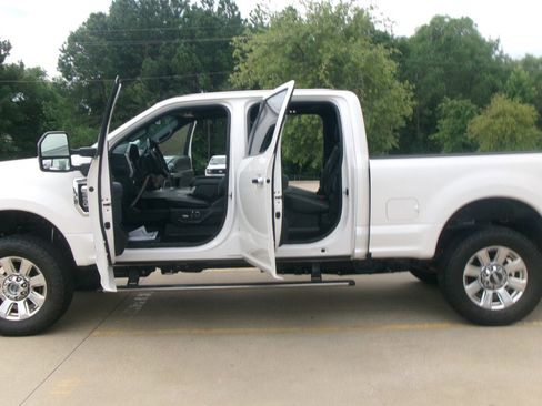 Used 2019 Ford F250 Platinum w/ Platinum Ultimate Package image 11