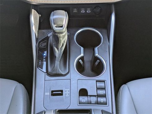 Used 2023 Toyota Highlander Bronze Edition image 22